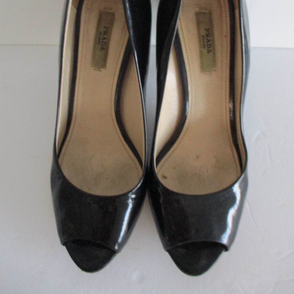 PRADA SHOES PUMP CLEAR HEELS PATENT BLACK COLOR SIZE 36 MADE IN ITALY USED COND.